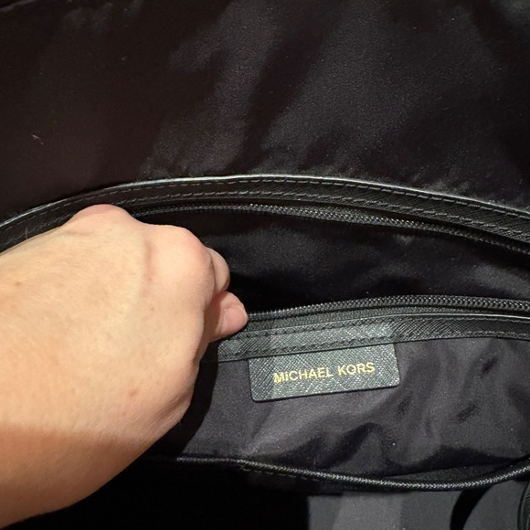 Michael Kors Tote Bag - Picture 6 of 8